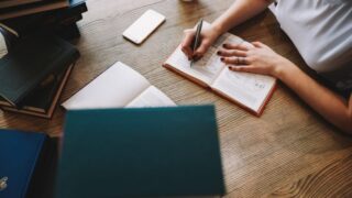 40代からの学び直しと経済的自立:EDGEコミュニケーションの理念(リベラルアーツFX)