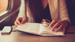 FXで感情に振り回される大人たちへ：俯瞰力こそ、勝ち続けるための鍵である～本当に重要なFXメンタル術～